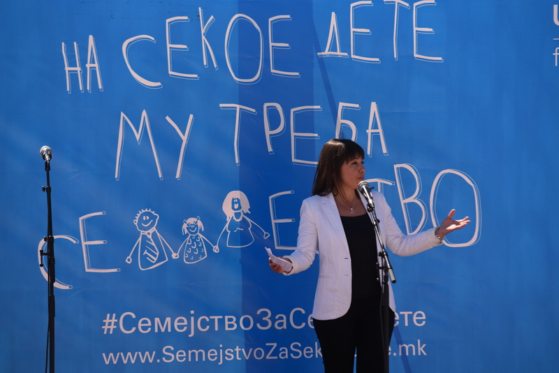 2. Мила Царовска министерка за труд и социјална политика