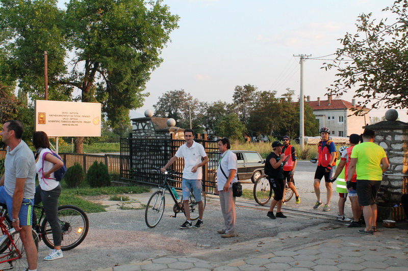 4.Велосипедисти пред Музеј за тутун 2