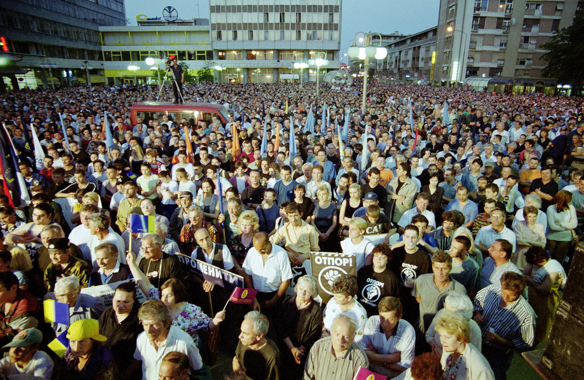 File photo. Citizen protests against the Slobodan Milošević regime in Niš during 2000.