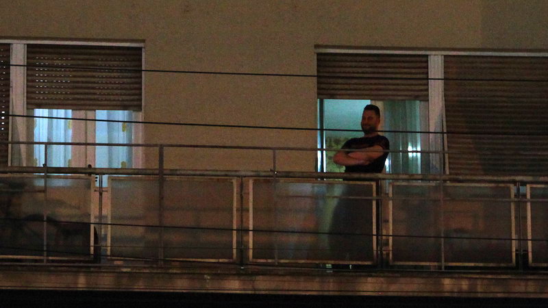 Curfew policijski cas in Nis 07