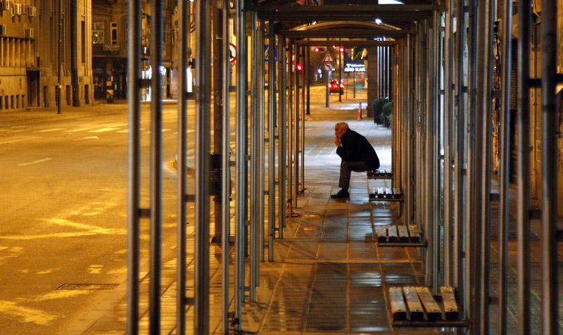 Curfew policijski cas in Nis 12