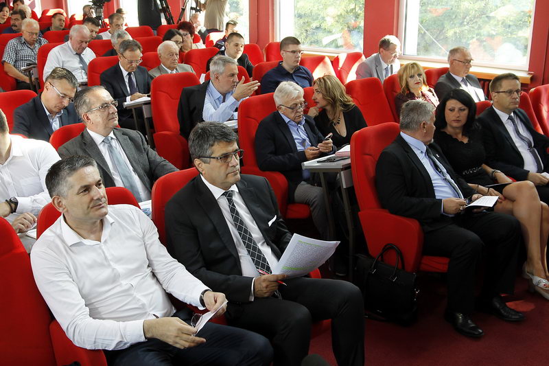 Protest Nedamoniskiaerodrom sednica skupstine 20