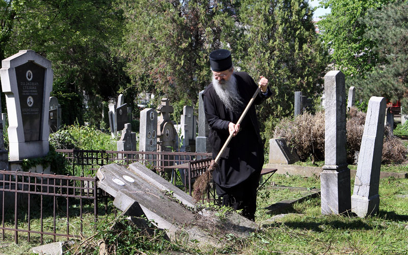 ciscenje groblja 4