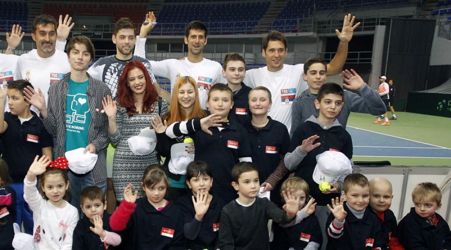 Čair premali čak i za trening tenisera