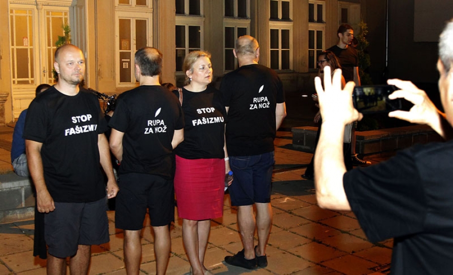 Budi ti antifašista, ali u svoja četiri zida