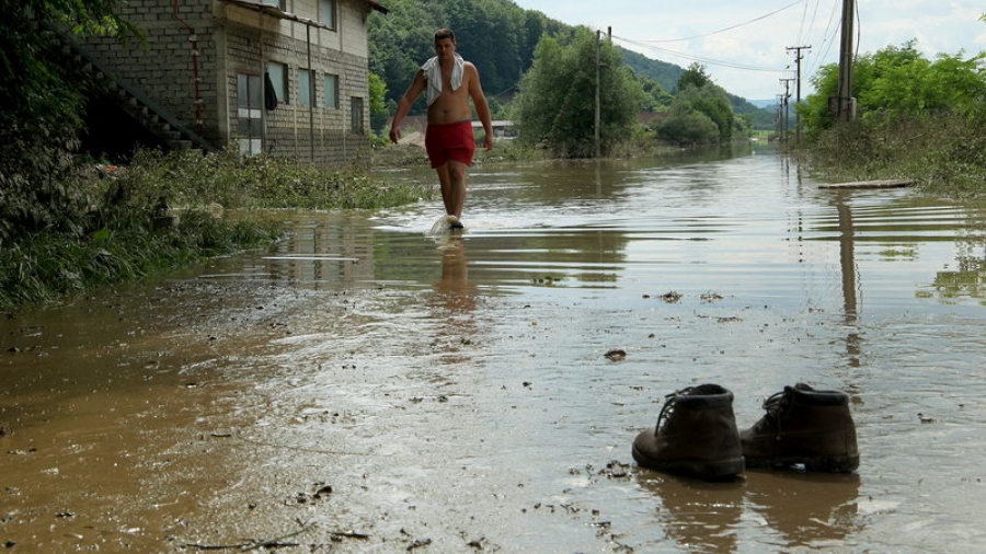 Poplave u Srbiji – „Pitajte Vučića zna li za ovo ovde“