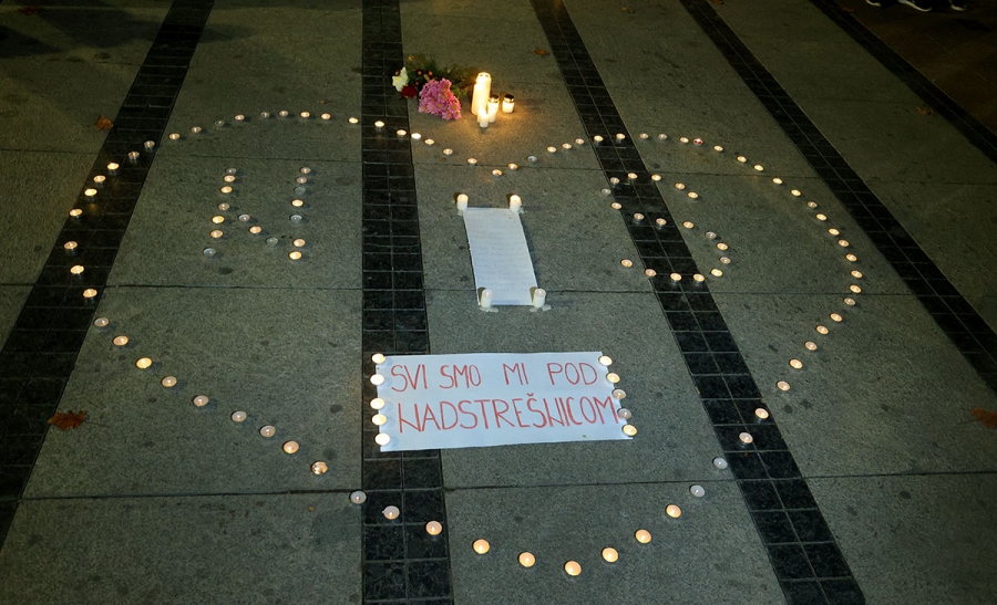 Statika nadstrešnice i statika vlasti