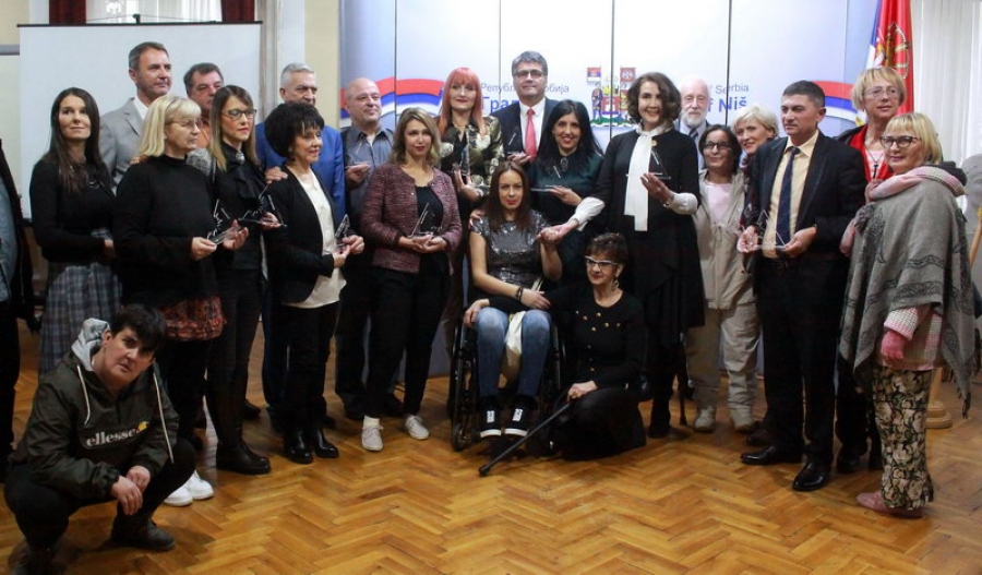"Svetlost" za pojedince koji pomažu OSI