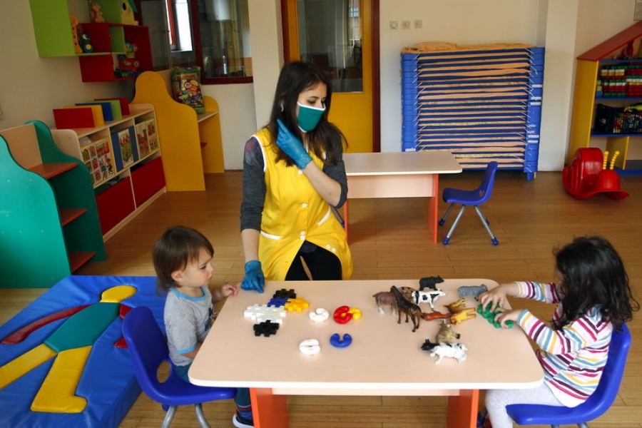 Vrtići u Nišu skoro prazni, pregled mališana već na ulazu