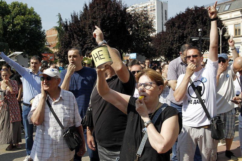 Protest Nedamoniskiaerodrom sednica skupstine 06