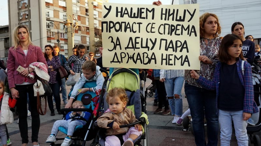 Protest #MameSuZakon u Nišu