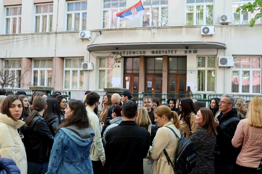 Nečastivi na Filozofskom fakultetu – protesti u Nišu