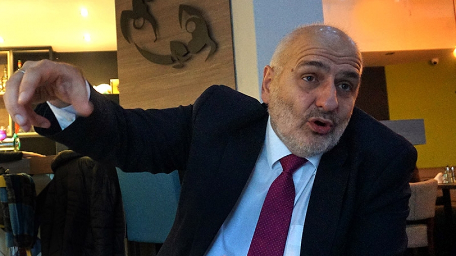 „Na delu je idiotizacija Srbije“