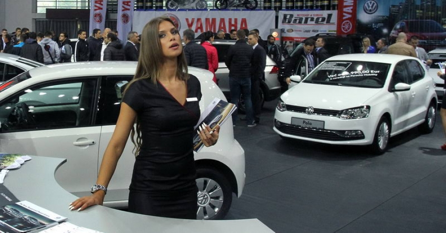 Sajam automobila u Nišu – uzdahe mame i automobili i hostese