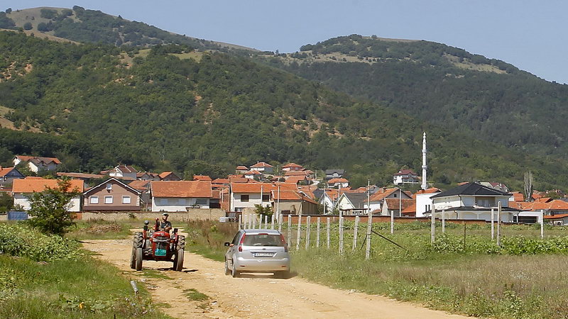 ograda granica Miratovac 5