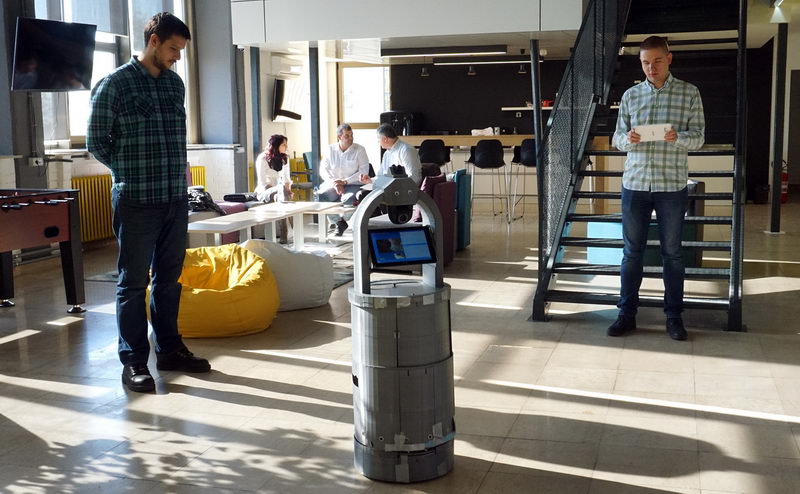 robot sa niskog elektronskog fakulteta 5