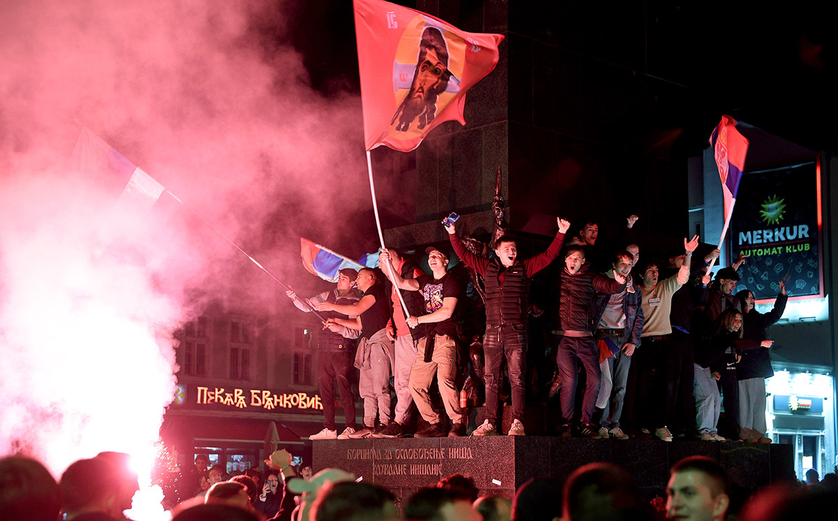 Spektakularna pobeda Studentske liste: Vučić je priznao poraz, ljudi u crnom napustili su Pionirski park, a građani slavili