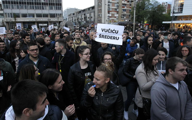 protest mladih u nisu 15