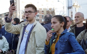 Ni&scaron;lije ne pristaju na prekid protesta, nastavljaju borbu za aerodrom