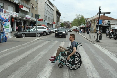 Seo sam u invalidska kolica i shvatio da je Srbija jedna velika rupa
