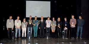 Do titule sportista godine simpatijama ili rezultatima