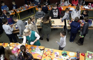 Humanost se uči iz dela, ne iz reči